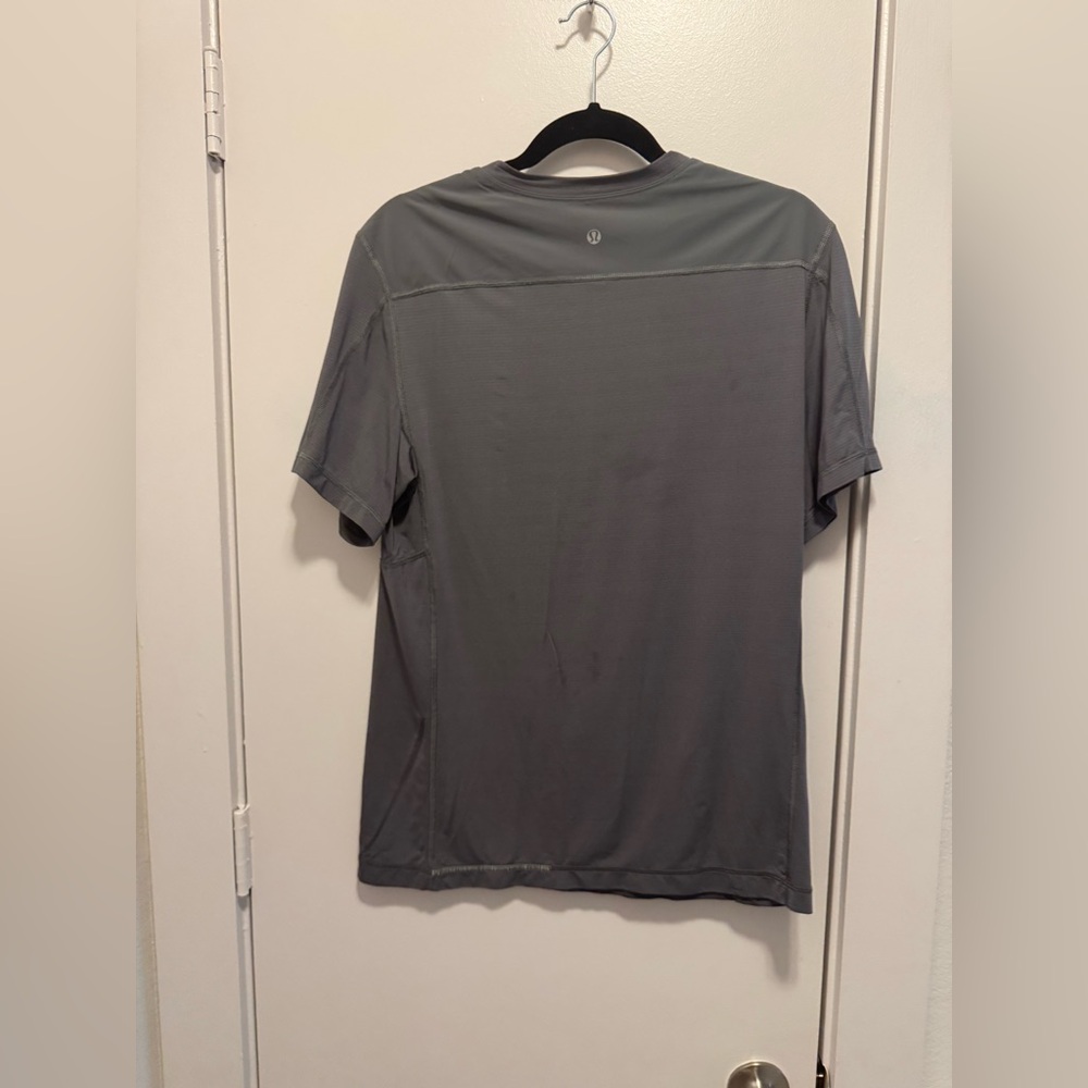 Lululemon Men's Small Metal Vent Tech Gray Athletic Shirt - Picture 3 of 7